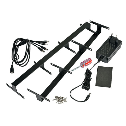 Abgebildet ist die Duni GmbH LED Ladestation für 4 LEDs, konzipiert für schnelles Laden und platzsparende Aufbewahrung, mit robustem schwarzen Rahmen und mitgelieferter Packung (1 Stück).