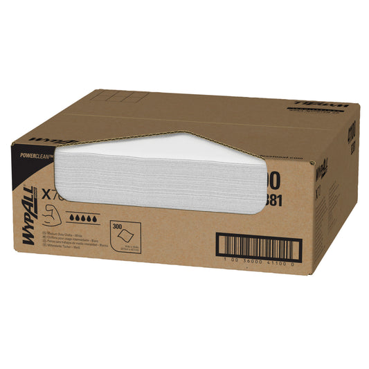 Ein brauner Karton mit der Aufschrift "WypAll® X70 PowerClean" von Kimberly-Clark GmbH enthält 300 weiße Tücher für die industrielle Reinigung, die durch eine seitliche Öffnung sichtbar sind. Barcode und Produktdetails sind auf dem Karton aufgedruckt.