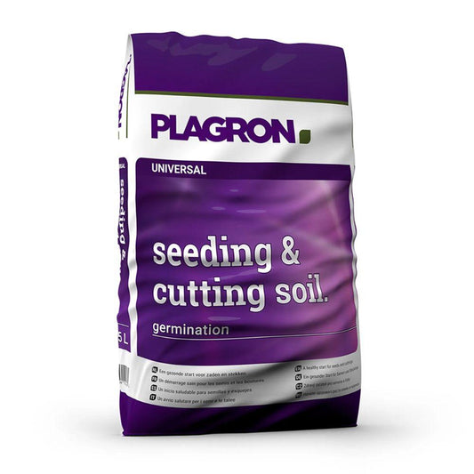 Präsentiert wird ein 25-Liter-Beutel Plagron Seeding & Cutting Soil – Perfekte Anzuchterde von Bertels B.V., ideal für die Keimung von Samen. Die violette Verpackung mit weißem Text unterstreicht die fachmännisch gemischte Torf- und Sandformel für die Keimung.