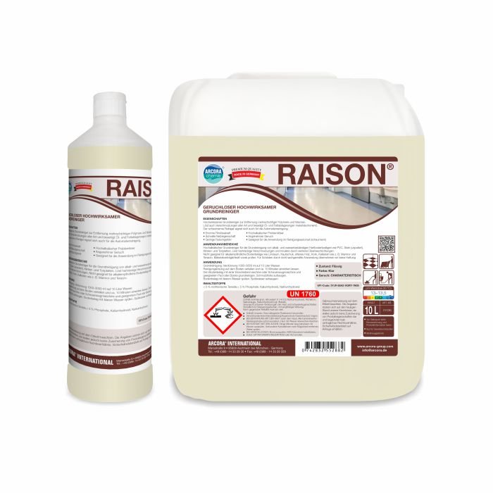Due contenitori del detergente di base inodore altamente efficace Arcora RAISON di Arcora International GmbH, una bottiglia e una grande brocca con dettagliate etichette in tedesco, sono raffigurati su uno sfondo bianco - ideali per compiti di pulizia professionale.