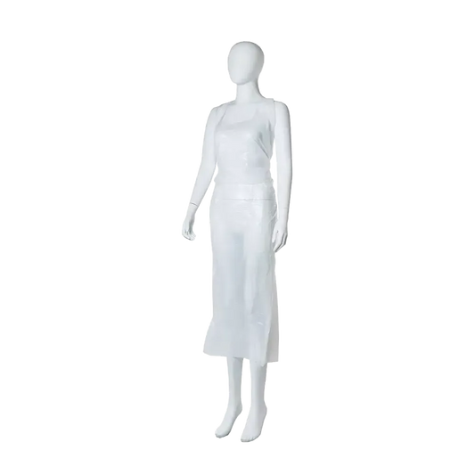 Eine weiße Schaufensterpuppe trägt eine lange, ärmellose, bis unter die Knie reichende MED-COMFORT PE Einwegschürze (100 x 140 cm, weiß) der AMPri Handelsgesellschaft mbH vor einem schlichten weißen Hintergrund. Karton enthält 70 Stück.