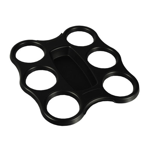 Il vassoio per bicchieri Starpak (nero, PS, 22,4 x 24,4 x 2,4 cm) contiene 6 bicchieri in fessure circolari attorno a un comparto rettangolare centrale; la confezione contiene 3 vassoi avvolti in pellicola termoretraibile.