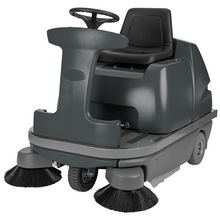 Spazzatrice uomo a bordo Numatic NU 12 TRS con 2a spazzola laterale | Confezione (1 pezzo)