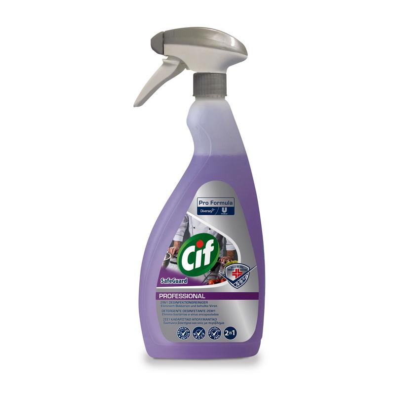 Una bottiglia di detergente disinfettante 2 in 1 Cif Professional Safeguard di Diversey Deutschland GmbH & Co. OHG con un ugello spray e liquido viola; l'etichetta mostra dettagli, loghi, simboli e afferma di rimuovere batteri e virus.