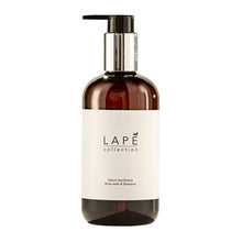 Eine braune Kunststoff-Pumpflasche mit der Aufschrift "LAPE Earth Collection Sakura Sea Breeze Body Wash & Shampoo" von Diversey Deutschland (300 ml) bietet ein ökozertifiziertes Duschgel & Haarshampoo mit Kirschblütenduft und Meeresbrise in einem.