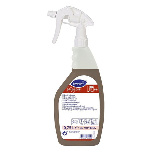 Un flacone spray da 0,75 litri di Suma Grill D9, detergente per forni e griglie prodotto da Diversey Deutschland GmbH & Co. OHG, è dotato di un beccuccio bianco e di un’etichetta marrone recante le informazioni sul prodotto e le istruzioni per una efficace rimozione del grasso.