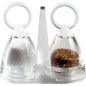 Il set sale/pepe di Duni GmbH (50x30x50 mm) è composto da contenitori in PS trasparente, pratici manici rotondi e supporto abbinato - ideale per la gastronomia. Unità di confezionamento: 220 pezzi.