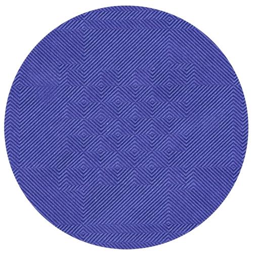 La tovaglia di carta con goffratura damascata (50 m x 1 m) della PAPSTAR GmbH è una tovaglia rotonda viola con un motivo geometrico di linee diagonali e forme a rombo che creano un effetto di illusione ottica strutturato.