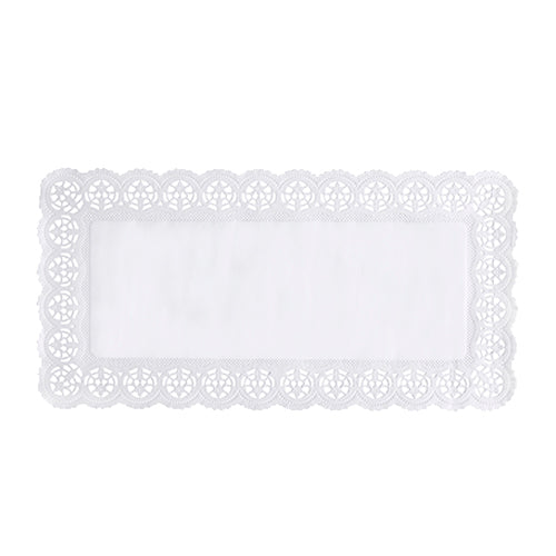 I fogli di pizzo PAPSTAR angolari 40x20 cm, bianco (6 pezzi) di PAPSTAR GmbH mostrano un centrino rettangolare bianco con un centro a tinta unita e un bordo intrecciato, ideale per la decorazione della tavola, raffigurato su uno sfondo bianco semplice.