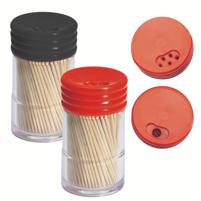 Due distributori trasparenti in plastica di PAPSTAR stuzzicadenti in legno rotondi, 6,5 cm (260 pezzi) della PAPSTAR GmbH - con tappo a vite nero e rosso. Primi piani mostrano i fori nel tappo a vite rosso del distributore per l'erogazione degli stuzzicadenti.