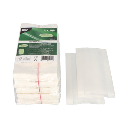 Un pacco di PAPSTAR sacchetti per panini resistenti al grasso, 21x10x3 cm, bianco (500 pezzi), si trova accanto a tre sacchetti aperti su uno sfondo bianco - ideale per conservare snack e panini freschi.