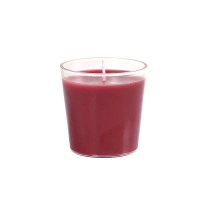 Un piccolo contenitore di vetro trasparente contiene una candela ricaricabile Switch & Shine di colore rosso intenso della Duni GmbH (circa 30 ore 65x65 mm), con un singolo stoppino bianco e una durata extra lunga, rappresentata su un semplice sfondo bianco.