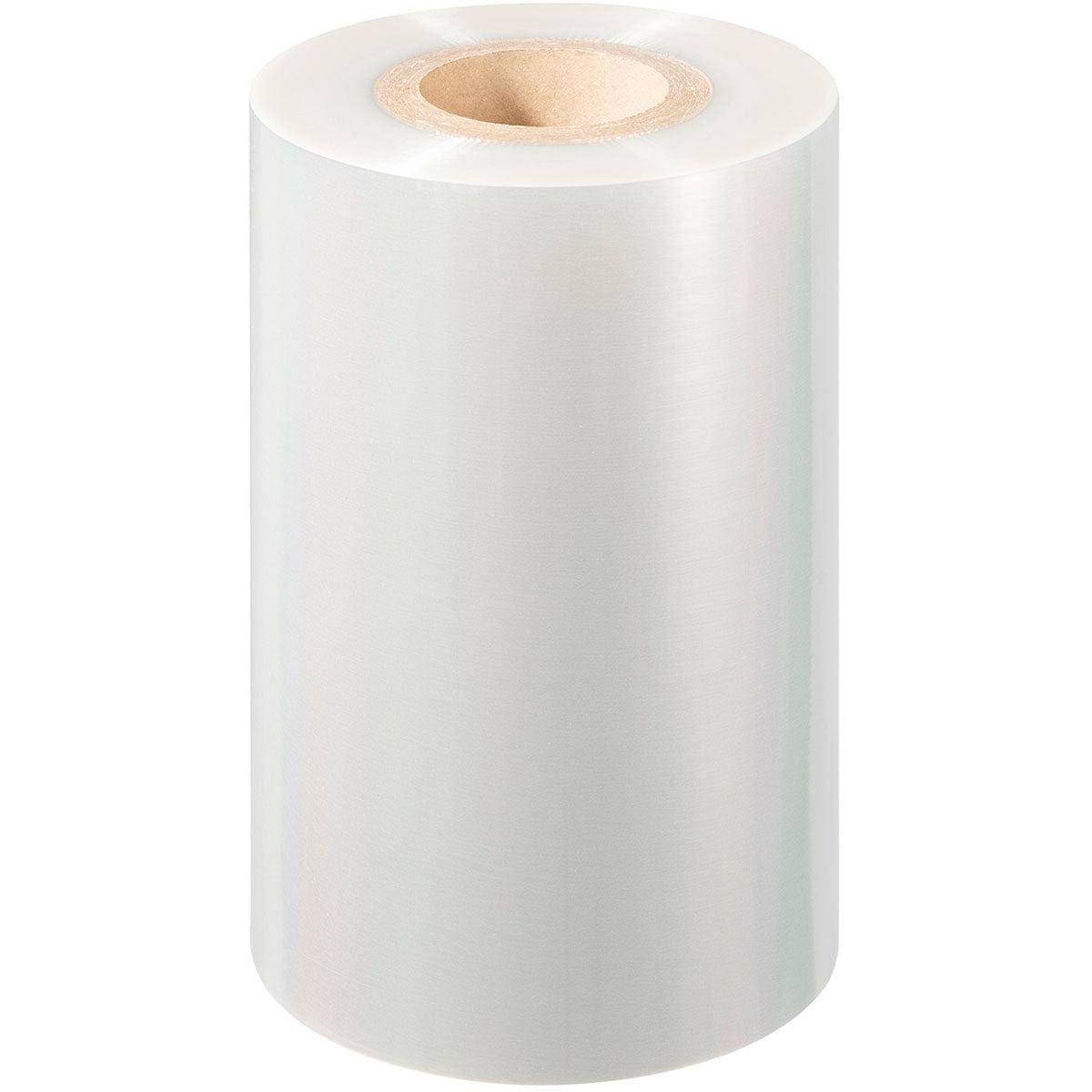 Un grande rotolo di pellicola sigillante PET Antifog PET della Duni GmbH con un nucleo di cartone è in piedi su uno sfondo bianco.