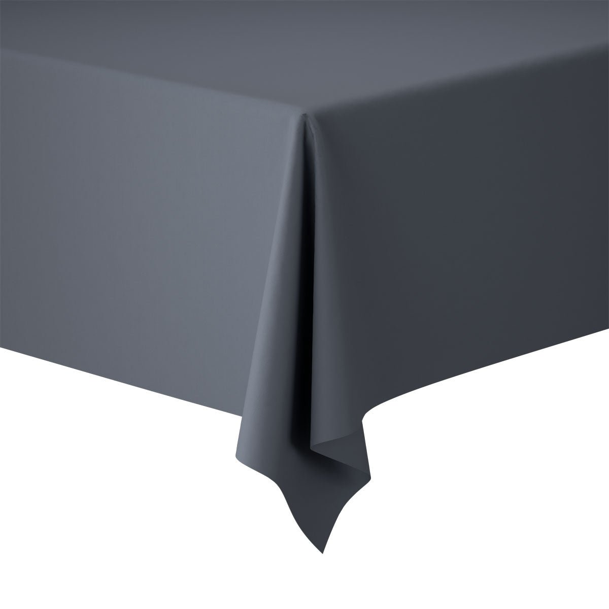 Un primo piano di un tavolo apparecchiato con un rotolo di tovaglia Evolin di Duni GmbH 1,20 m x 20 m in grigio scuro. La tovaglia cade liscia con bordi netti e pieghe minime - ideale per una decorazione da tavola elegante su sfondo bianco.