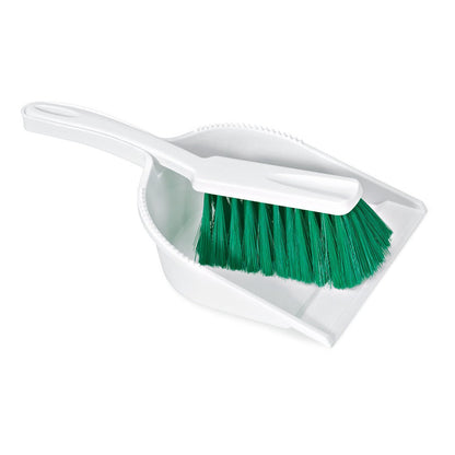 Il set da spazzare Nölle Profi Brush HACCP in plastica bianca di Nölle Profi Brush Bürsten- & Pinseltechnik e.K. è composto da una paletta e una spazzola abbinata con setole morbide da 0,25 mm in verde, che riposa diagonalmente nella paletta.