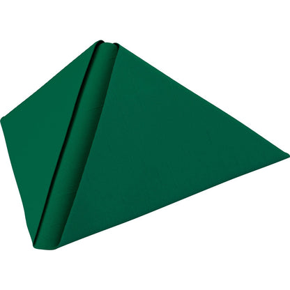Un tovagliolo Dunilin verde scuro 40 x 40 cm 1/4 piega di Duni GmbH è piegato a forma di piramide, con una piega visibile che scorre dalla punta verso il basso, e si trova su uno sfondo bianco semplice.