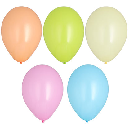 Cinque PAPSTAR 10 palloncini gonfiati Ø 25 cm assortiti per colore della PAPSTAR GmbH in arancione pastello, verde, giallo, rosa e blu sono disposti in fila di tre sopra una fila di due su sfondo bianco.