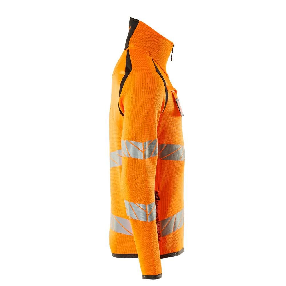 Maglione lavorato ai ferri con maglione lavorato a maglia con cerniera corta