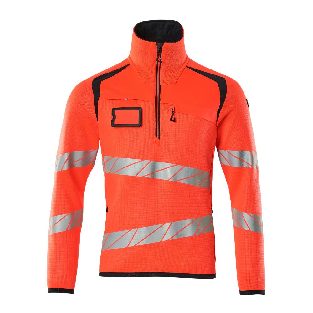 Maglione lavorato ai ferri con maglione lavorato a maglia con cerniera corta