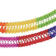 La PAPSTAR GmbH Ghirlanda di carta "Intensiva" (Ø 16 cm, 4 m, difficilmente infiammabile) mostra segmenti di colore verde brillante, giallo, arancione, viola, rosso e blu in un motivo a nido d'ape - la decorazione ideale per ogni festa.