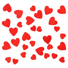 PAPSTAR Decorazioni sparse a forma di cuore in legno di PAPSTAR GmbH in diverse dimensioni creano una decorazione affascinante su sfondo bianco.