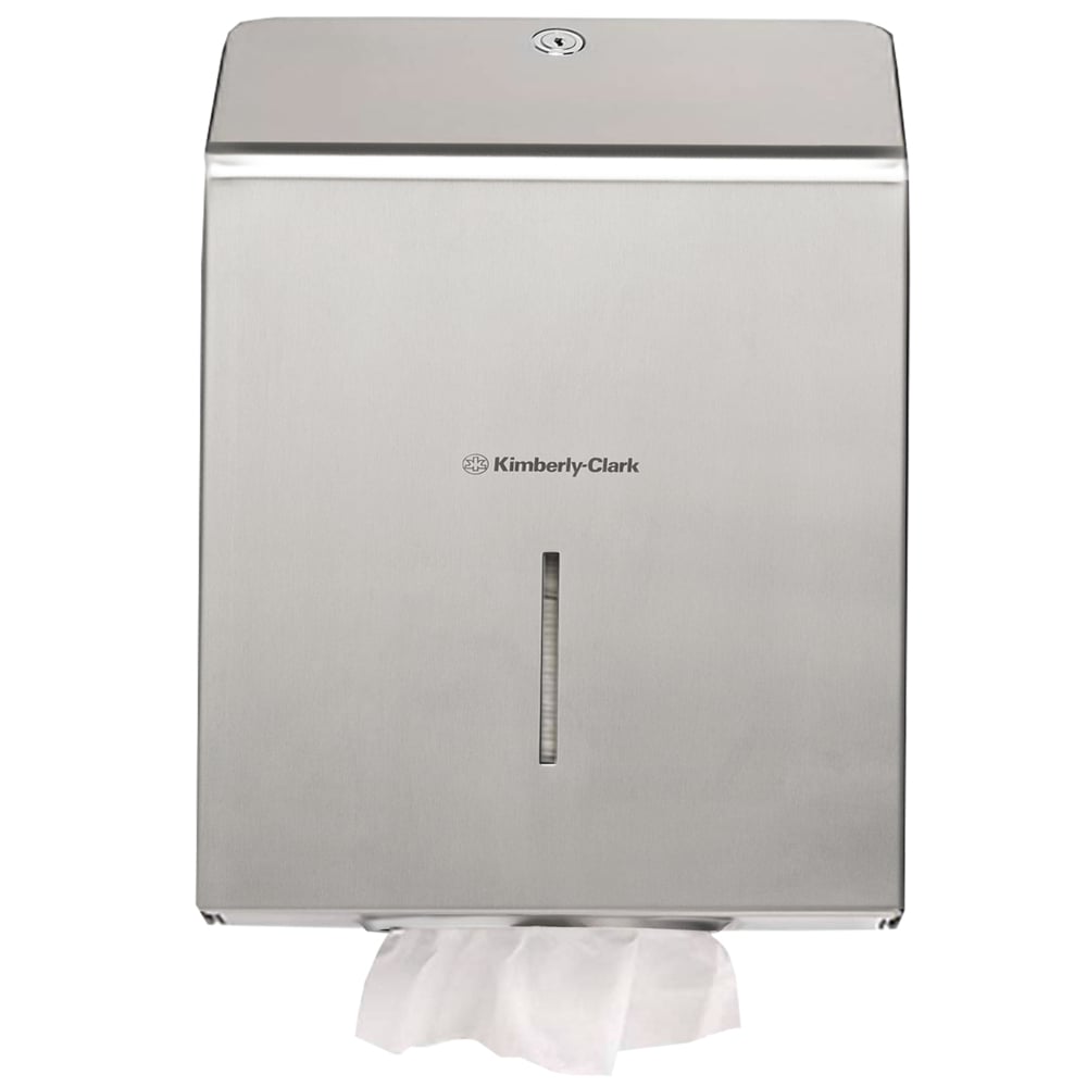 Il dispenser di asciugamani Kimberly-Clark Professional™ in acciaio inossidabile di Kimberly-Clark GmbH è montato a parete e garantisce un'asciugatura igienica delle mani con un asciugamano di carta bianco visibile nello scomparto di erogazione inferiore.