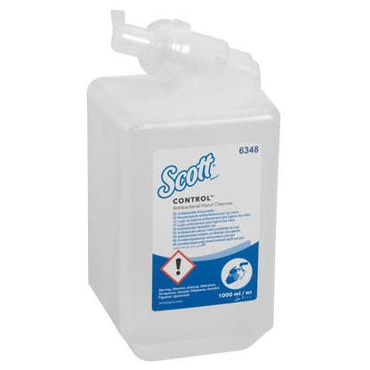 La cartuccia trasparente da 1 litro di sapone schiumoso antibatterico Scott® di Kimberly-Clark GmbH in una confezione da 6 contiene una schiuma antibatterica, ideale per bagni igienici, con avvertenze di sicurezza e istruzioni per l'uso sul davanti.