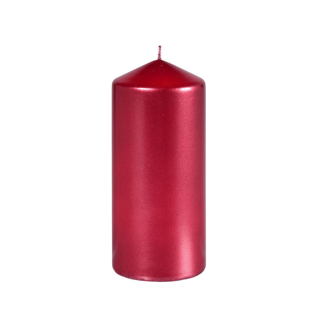 Una singola candela a colonna non illuminata 70x150mm Metallic della Duni GmbH è in piedi su uno sfondo bianco semplice, che mette in risalto la sua elegante superficie liscia.