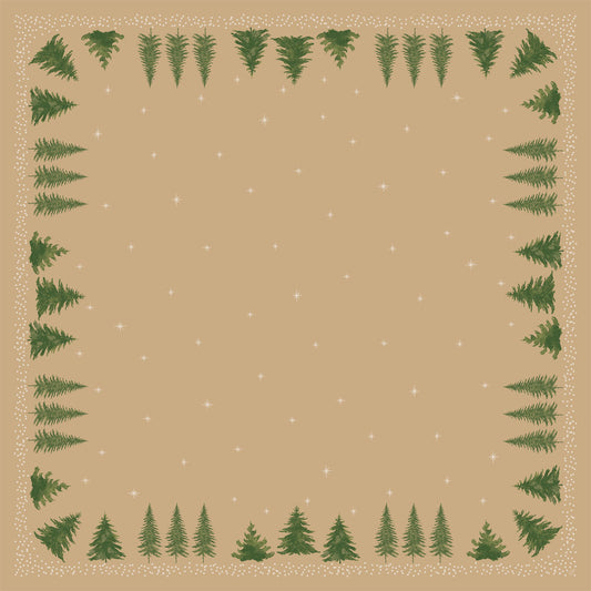 Ein hellbraunes Quadrat mit weißen Punkten und Sternen, umrahmt von grünen Tannen, schafft einen festlichen Look - ideal für die Tischdekoration mit der Bio-Dunicel-Mitteldecke 84x84cm "Humble Trees" von Duni GmbH (Packung: 20 Stück, biologisch abbaubar).