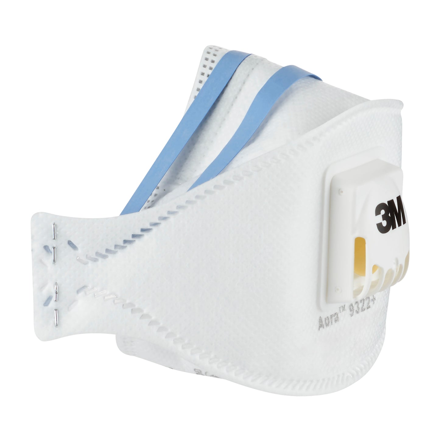 Una maschera antiparticolato 3M™ Aura™ Comfort Cool Flow™ 9322+, FFP2, con valvola di 3M Deutschland GmbH, in bianco con cinghie blu per la testa, è posata su sfondo bianco. La maschera ha cuciture visibili e informazioni sul prodotto stampate sul lato.