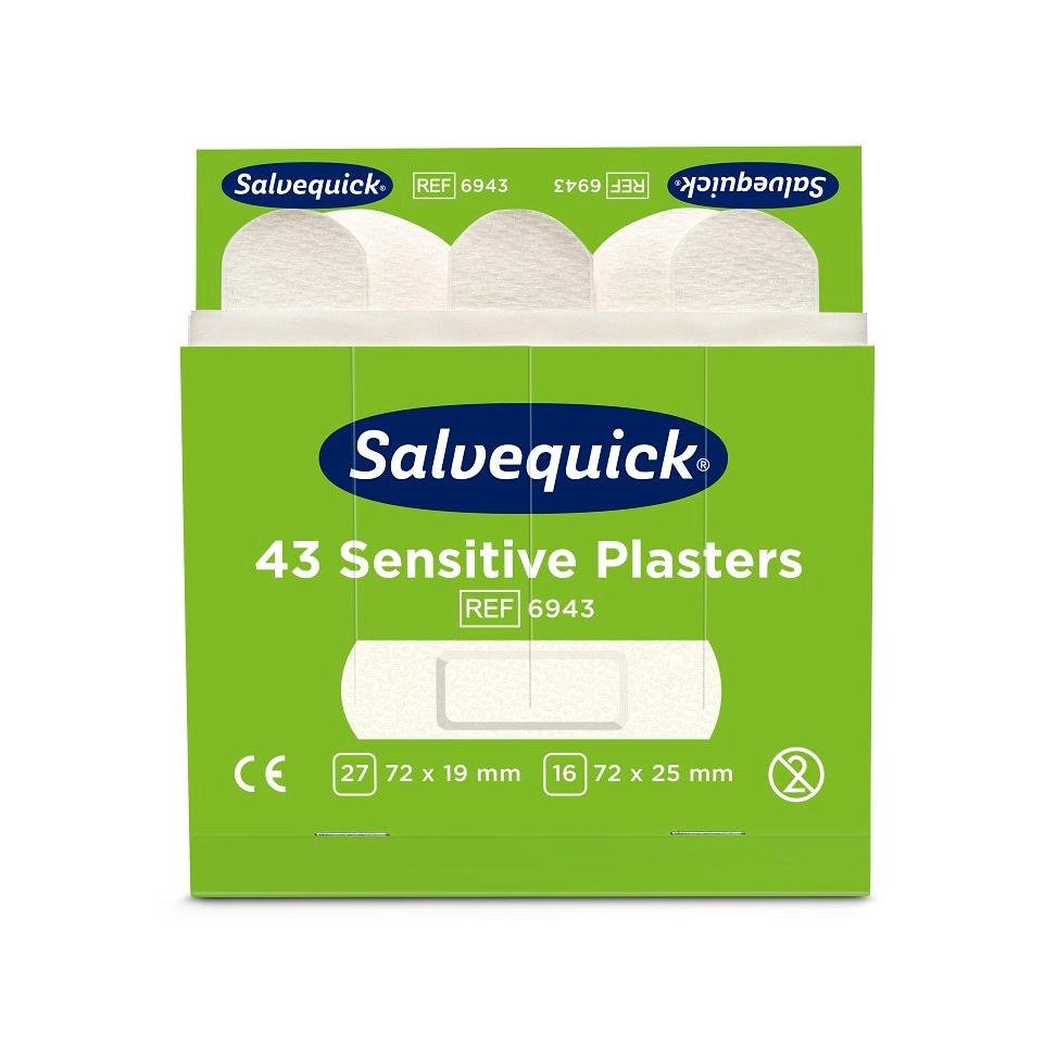 Una scatola verde di Orkla Wound Care AB con la scritta "Cerotti Sensibili, 43 pz./Ricarica (tessuto non tessuto) | Confezione (6 pezzi)" mostra le dimensioni 27x72x19mm e 16x72x25mm, il marchio CE e il numero di prodotto 6943 sul davanti per pelli sensibili.