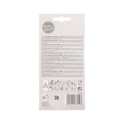 La confezione luminosa delle PAPSTAR 24 candele di compleanno con supporto (pastello, assortiti, 6 cm) della PAPSTAR GmbH è dotata di una piccola istruzione densa, simboli di avvertimento, indicazioni per il riciclaggio, un codice a barre e la scritta "Party feeling!" nella parte superiore.