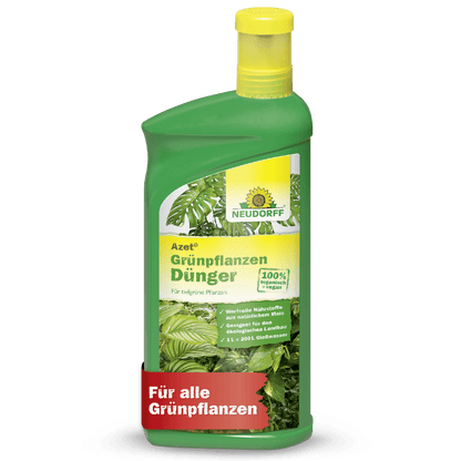 Una bottiglia di plastica verde di Neudorff Shop Azet Fertilizzante liquido per piante verdi con un tappo giallo. Sull'etichetta sono raffigurate piante verdi rigogliose e un testo tedesco che indica che si tratta di un fertilizzante che fornisce nutrienti importanti per supportare piante verdi sane.