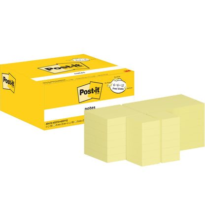 Eine gelbe Schachtel mit 3M Post-it® Notes (Gelb, verschiedene Größen, 100 Blatt/Block, 12+12 Gratis Blöcke) wird mit Stapeln davor präsentiert. Die Kartonverpackung zeigt das Markenlogo und die 100% PEFC-Zertifizierung (SGSCH-PEFC-COC-110078).