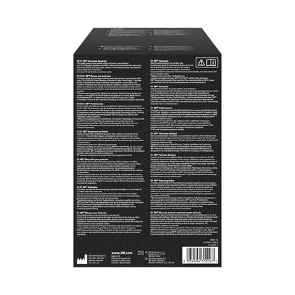 Retro di una scatola nera della 3M Deutschland GmbH con testo bianco in diverse lingue, che descrive la maschera antipolvere 3M™ Cool Flow™ 8822, FFP2, con valvola. In fondo sono visibili dettagli del prodotto, istruzioni, avvertenze, simboli e un codice a barre.