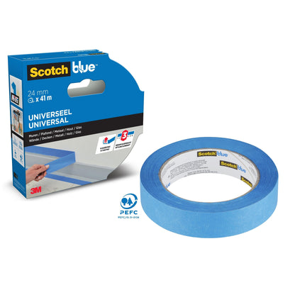 Un rotolo di nastro adesivo per pittori ScotchBlue™ "Multi-Surface" di 3M Deutschland GmbH (24 mm x 41 m) è mostrato accanto alla confezione, che è indicata per l'uso universale su più superfici e porta il marchio ScotchBlue e 3M.