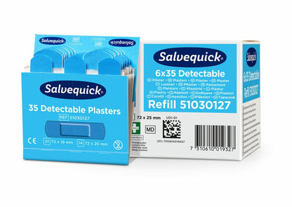 Una scatola blu con la scritta "Cederroth 6 Set Salvequick Cerotti Rilevabili (35 pezzi) blu" di Orkla Wound Care AB si trova accanto a una scatola di ricarica - ideale per la cura delle ferite con il cerotto Cederroth Rilevabile in esaurimento.