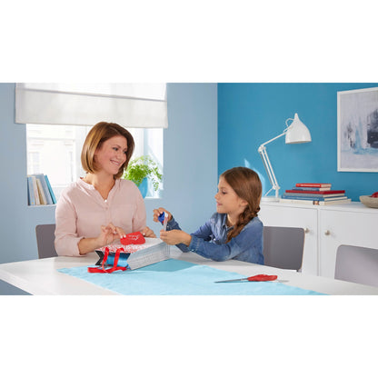 tesafilm Mini-Abroller + 2 Rollen Invisible, matt-weiß, für Rollen bis 19 m – Anwendung
