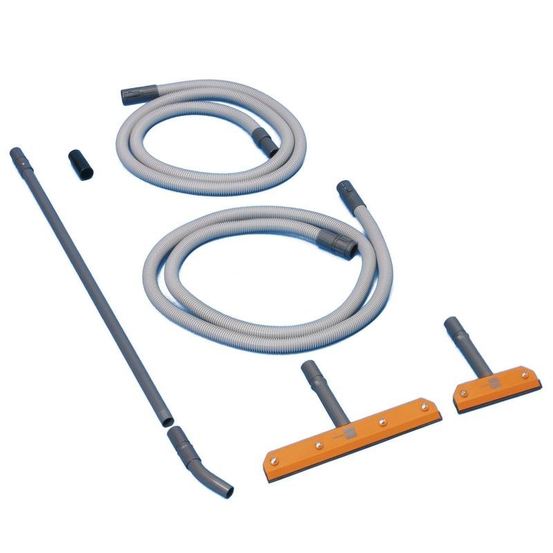 Il set TASKI vertica di Diversey Deutschland GmbH & Co. OHG, un set di pulizia per superfici verticali in vetro, contiene due tubi grigi, tubi metallici, un ugello nero e tre accessori per pavimenti - ideale per risultati senza striature.