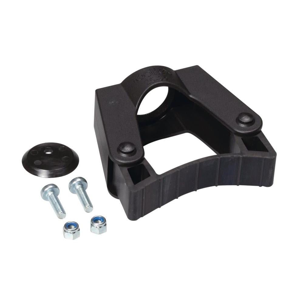 Il portautensili TASKI Toolflex di Diversey Deutschland GmbH & Co. OHG è un supporto di montaggio nero in plastica con un foro superiore rotondo, raffigurato con due viti, due dadi e un cappuccio nero con tre fori su sfondo bianco.