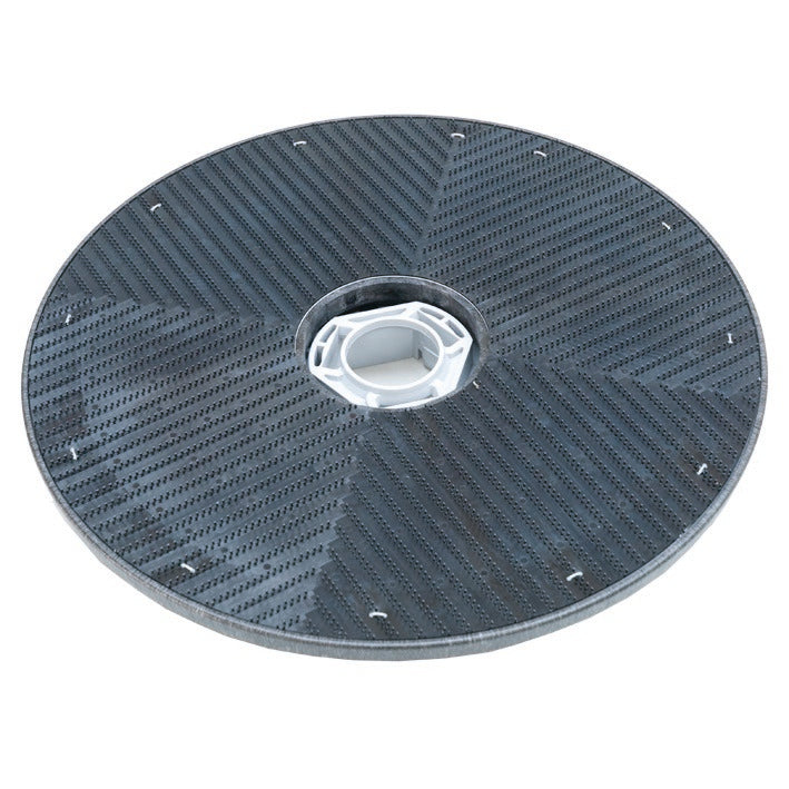 Il supporto per pad Harpoon-Grip Diversey (43 cm) è un portapad rotondo, strutturato e nero con mozzo centrale bianco da utilizzare con tamponi per pulizia e lucidatura, compatibile con swingo 1850 & 4000, raffigurato su sfondo bianco. Confezione: 1 pezzo.