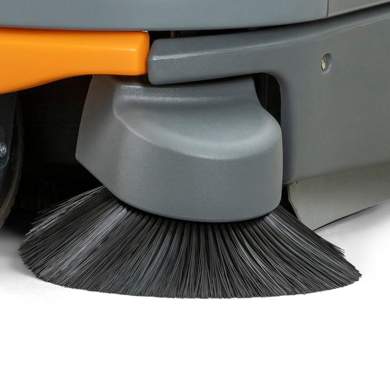 Primo piano della spazzola laterale opzionale (1 pezzo) per Balimat 6500 di Diversey Deutschland GmbH & Co. OHG, con setole nere e custodia grigio-arancione, montata in fabbrica come parte del prodotto.