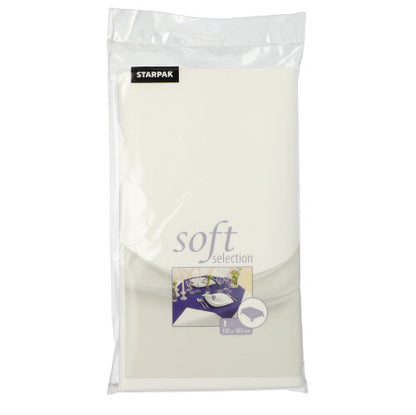 In einer durchsichtigen Plastikverpackung befindet sich eine gefaltete weiße Starpak-Tischdecke, stoffähnlich Vlies „Soft Selection“, Größe 120 cm x 180 cm, mit der Abbildung eines gedeckten Esstisches auf der Vorderseite.