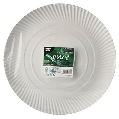 Una confezione con 10 piatti rotondi bianchi PAPSTAR in cartone "pure" (Ø 32 cm), confezionati in pellicola termoretraibile con adesivo verde con simboli e informazioni ecologiche. Marca: PAPSTAR GmbH.