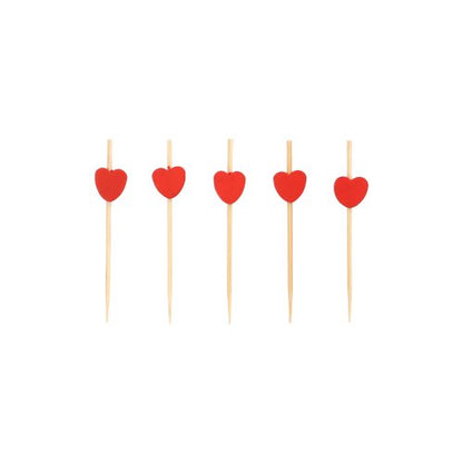 Cinque PAPSTAR 100 Fingerfood - Picker della PAPSTAR GmbH sono allineati su sfondo bianco, ciascuno con un piccolo cuore rosso sulla parte superiore.