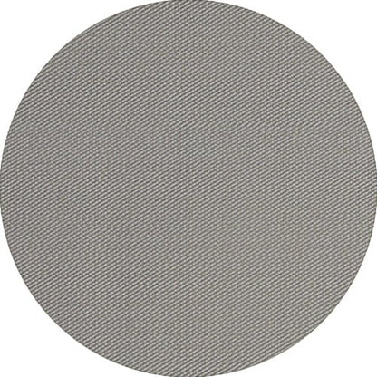 Un motivo circolare in tessuto grigio chiaro con una fine armatura diagonale ricorda la texture simile al tessuto della tovaglia Starpak Vlies "soft selection plus".