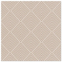 Un tappeto quadrato con un motivo geometrico a rombi ripetuto in beige e crema, ispirato all'aspetto strutturato dei PAPSTAR 50 tovaglioli "ROYAL Collection" 1/4 piegato 40 x 40 cm marrone di PAPSTAR GmbH.