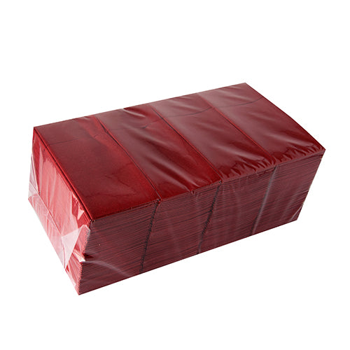 Una pila di buste per posate Starpak 480 in materiale Airlaid (40x33 cm, con piega per posate), igienicamente confezionate in pellicola trasparente, presentate su sfondo bianco.