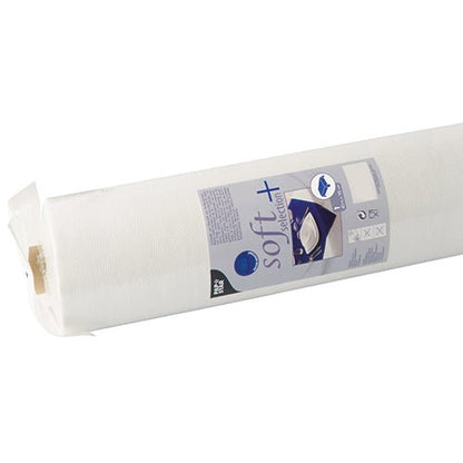 La tovaglia Starpak, simile al tessuto, Vlies "soft selection plus" è un rotolo di tovaglia bianca in plastica trasparente con informazioni sul prodotto e immagine del foglio sulla confezione, che unisce durabilità e tatto simile al tessuto per tavoli eleganti.