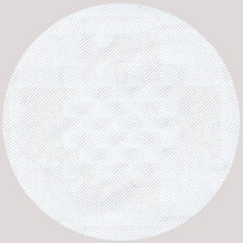 Il PAPSTAR Tovagliolo di carta con goffratura damascata di PAPSTAR GmbH è una tovaglia di carta bianca, elegante e festosa, con una delicata goffratura damascata. Disponibile in rotolo in confezione di cartone.